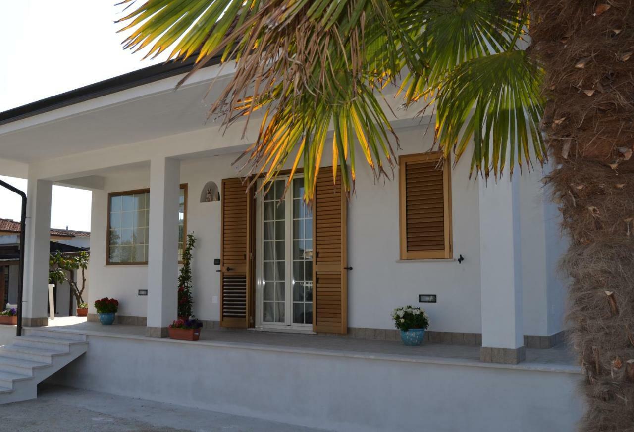 Guesthouse Holiday Formia Beach Exterior foto