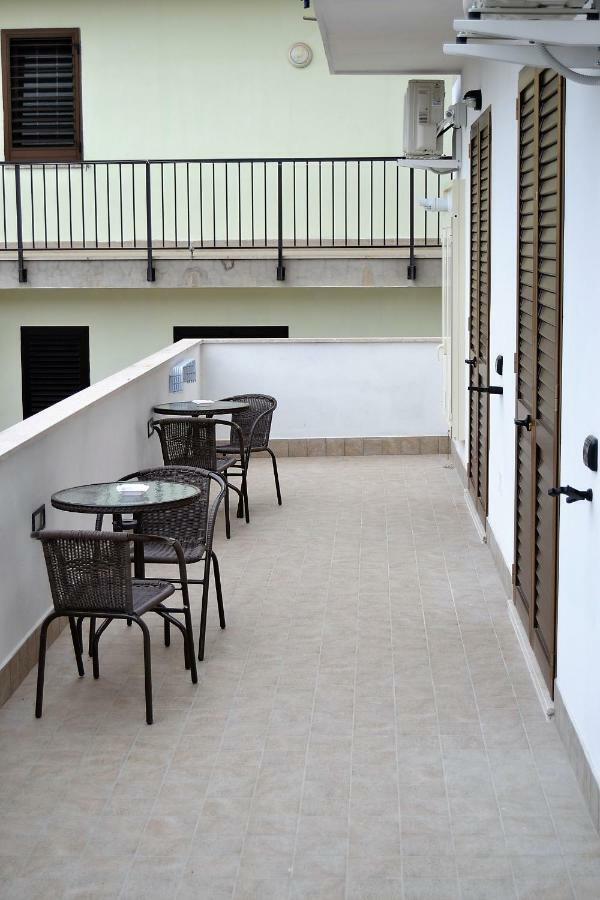 Guesthouse Holiday Formia Beach Exterior foto